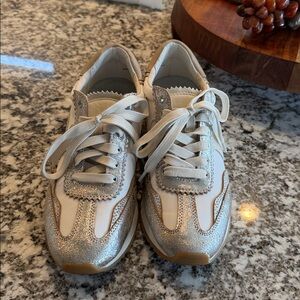 Dolce Vita Cream & Metallic Beige Fashion Sneakers 8.5